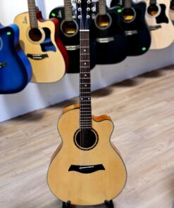 GUITAR NOVA
