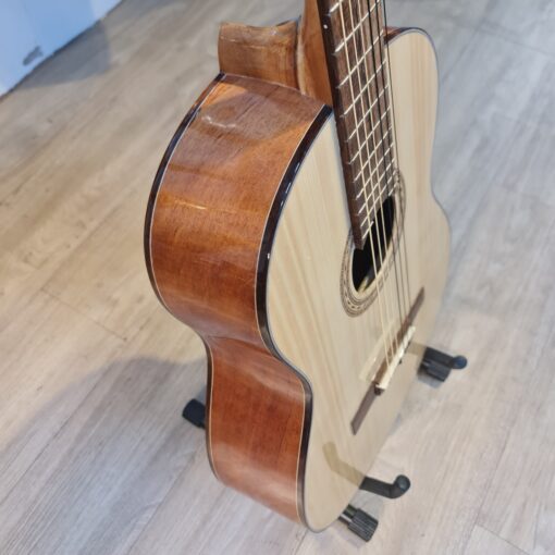 GUITAR NOVA