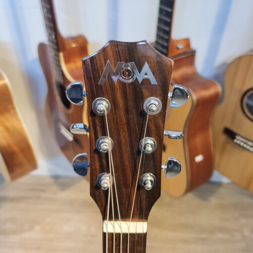 GUITAR NOVA