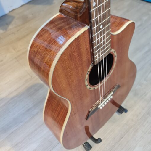 GUITAR NOVA